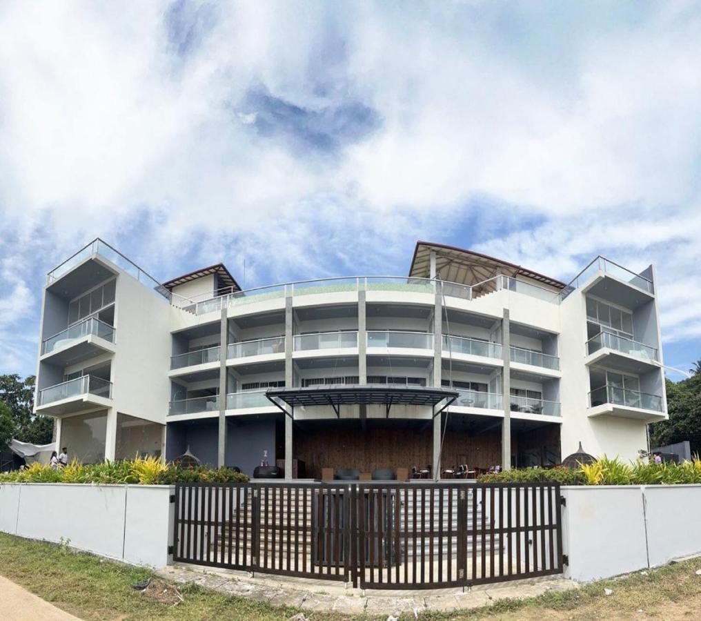 Mazarine Surf Suites Hiriketiya Dikwella Esterno foto