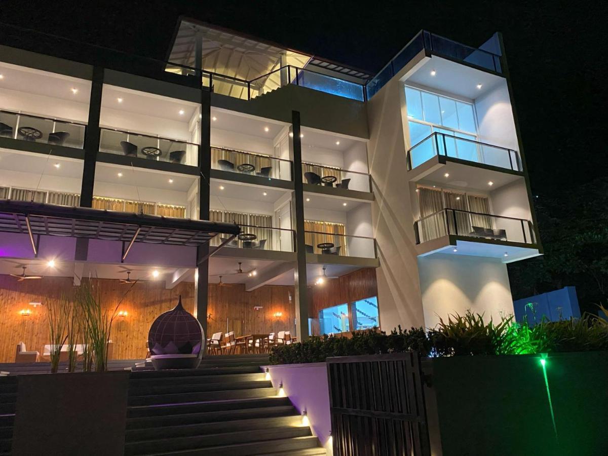 Mazarine Surf Suites Hiriketiya Dikwella Esterno foto